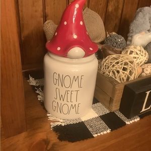 Rae Dunn adorable Gnome canister